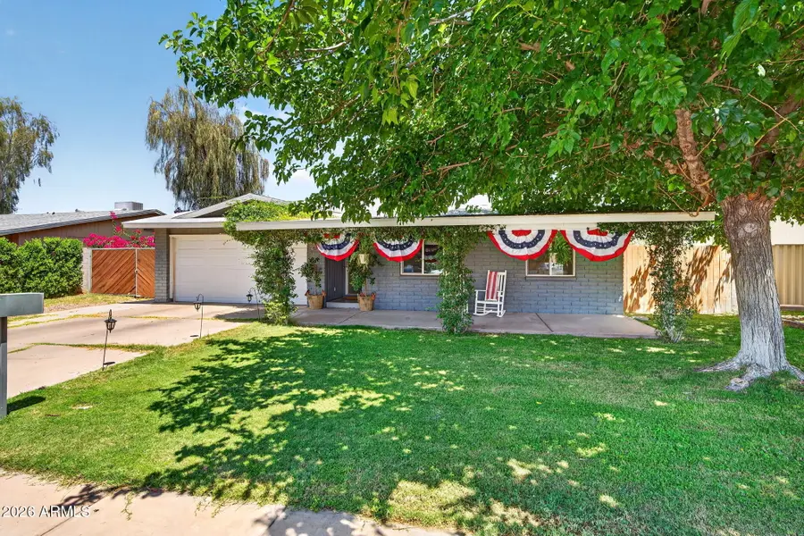 422 W Horseshoe Avenue, Gilbert, AZ 85233 - #2