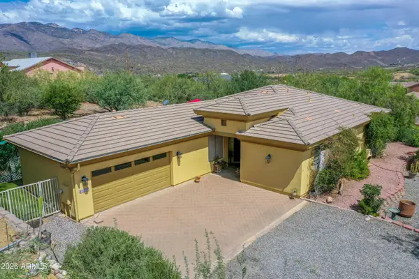 33250 S Summit Drive, Black Canyon City, AZ 85324