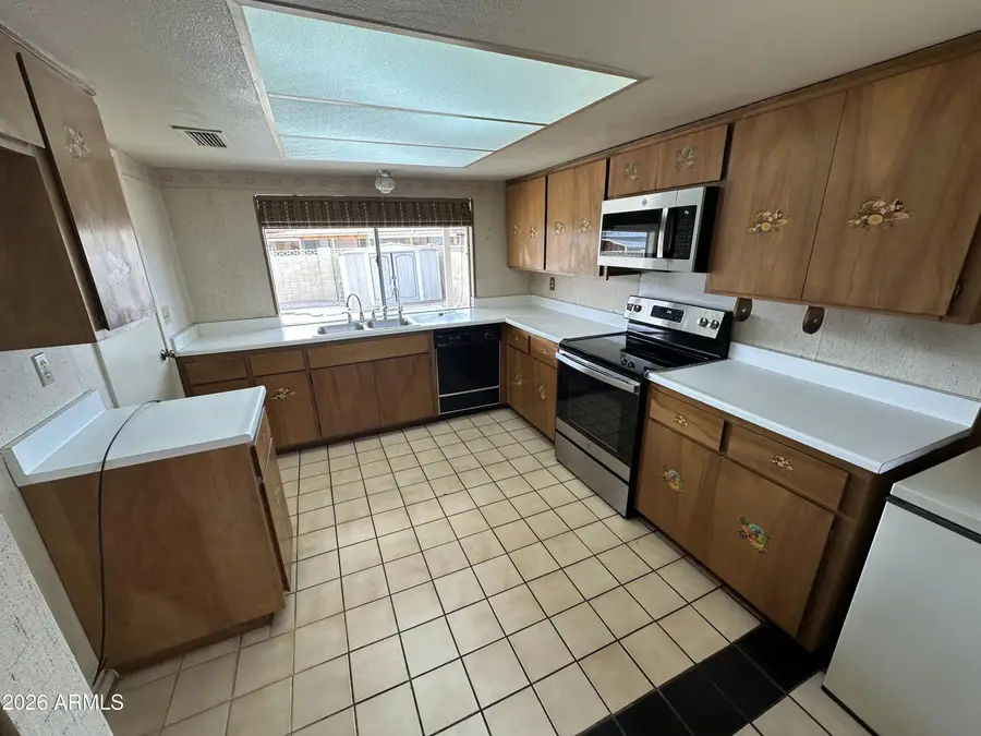 4808 N 63rd Drive, Phoenix, AZ 85033 - #3
