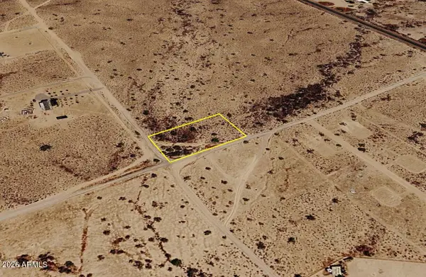1 Broadway Road #96, Tonopah, AZ 85354