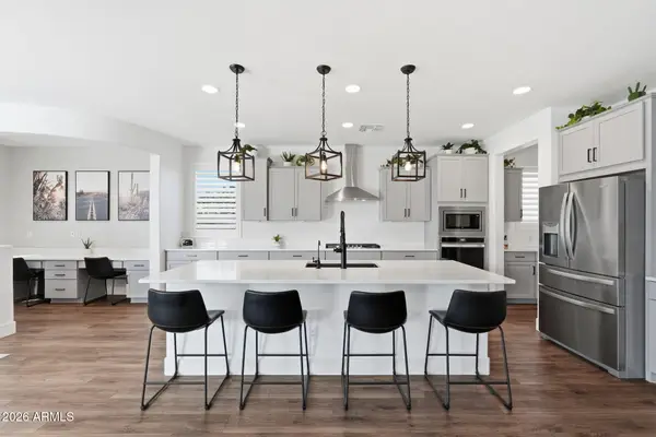 1923 W Summer Lane, San Tan Valley, AZ 85144
