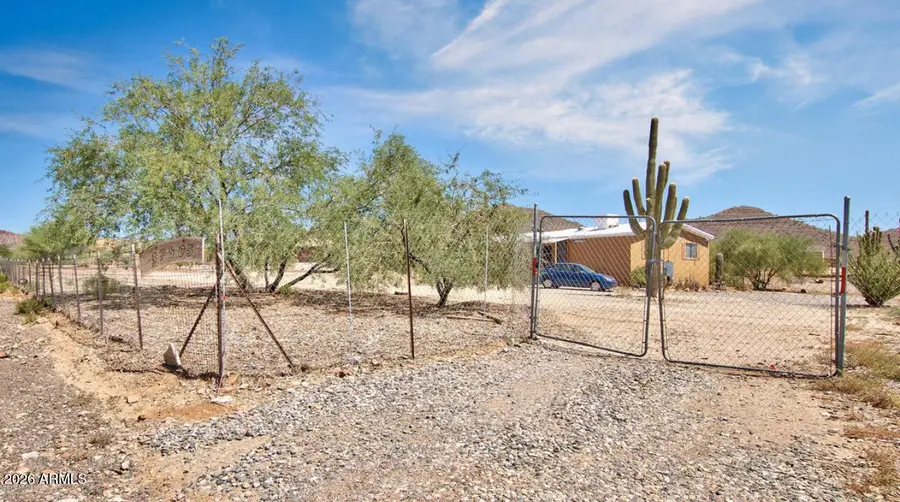 39805 N New River Road, Phoenix, AZ 85086 - #2
