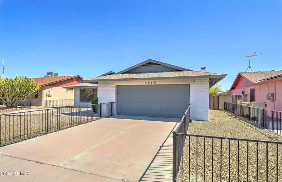 5619 W Hartford Avenue, Glendale, AZ 85308 - #3