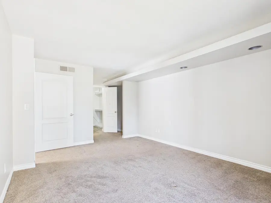 3420 W Danbury Drive #Apt C203, Phoenix, AZ 85053 - #3