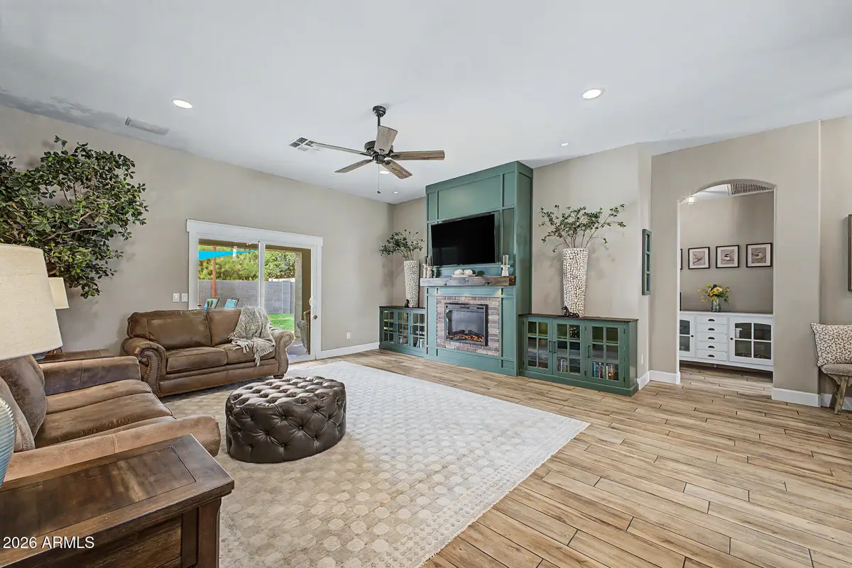 106 E Smoke Tree Road, Gilbert, AZ 85296 - #1