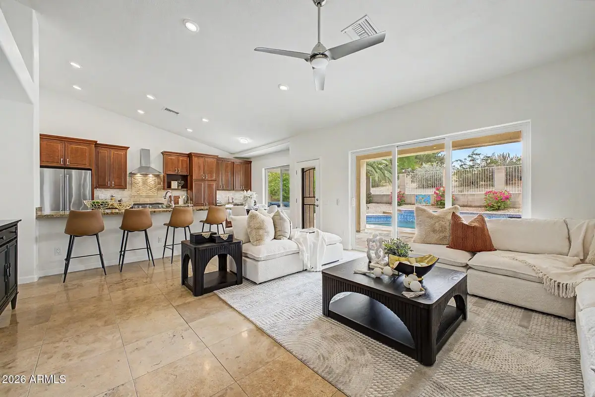 875 W Beechnut Drive, Chandler, AZ 85248 - #1