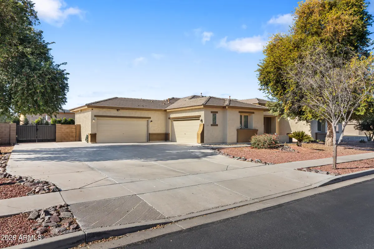 5634 N 82nd Avenue, Glendale, AZ 85303 - #1