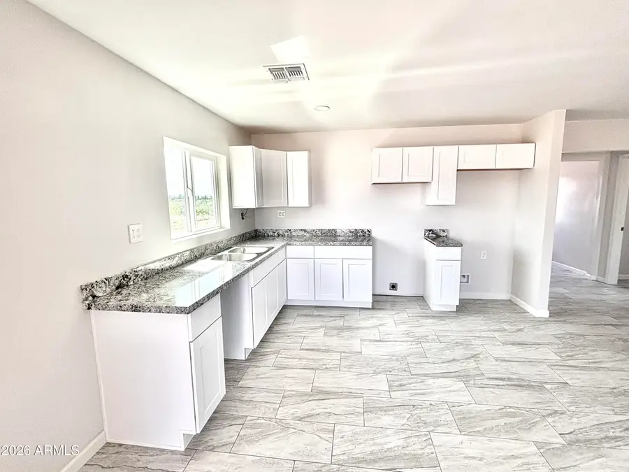 3106 N Valleyvalley Street, Douglas, AZ 85607 - #2