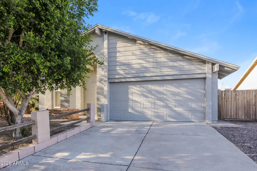 1655 E Saint Charles Avenue, Phoenix, AZ 85042 - #2