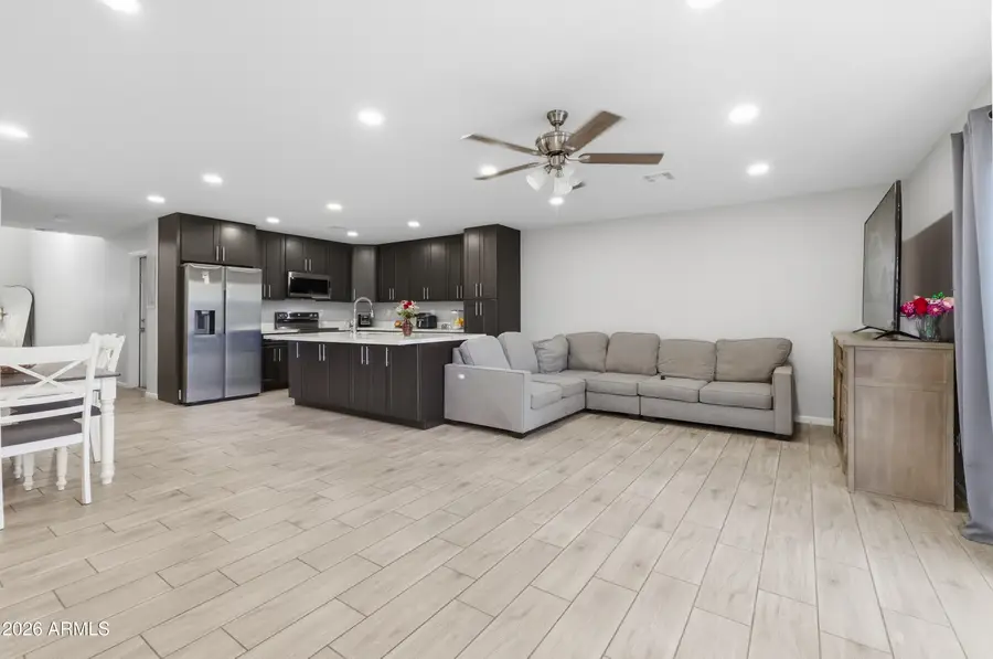 2431 E Pueblo Avenue, Phoenix, AZ 85040 - #2