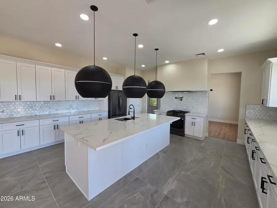 10114 S 43rd Avenue, Laveen, AZ 85339 - #3