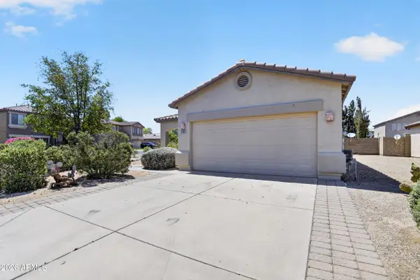 566 E Renegade Place, San Tan Valley, AZ 85143
