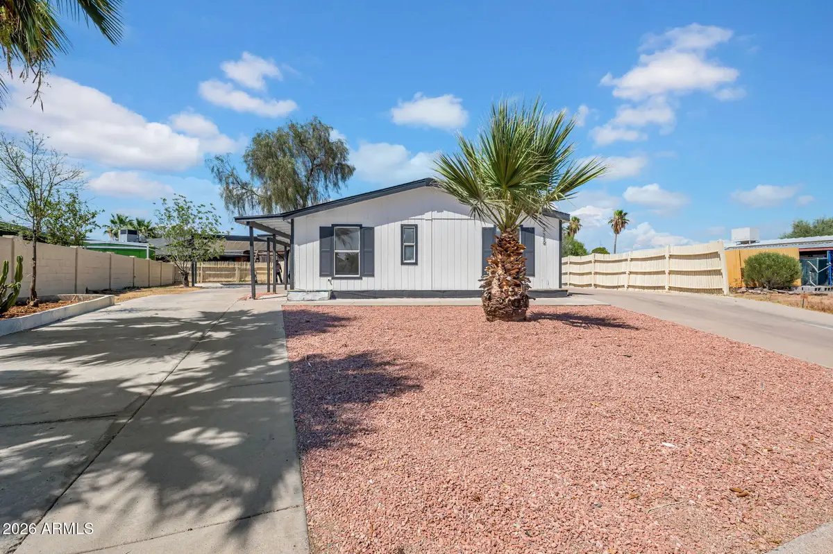 322 E Wagoner Road, Phoenix, AZ 85022 - #1