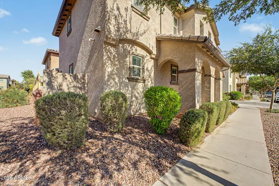 887 S Swallow Lane, Gilbert, AZ 85296 - #2