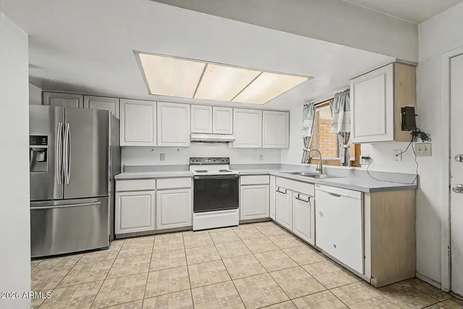 921 W Villa Theresa Drive, Phoenix, AZ 85023 - #3