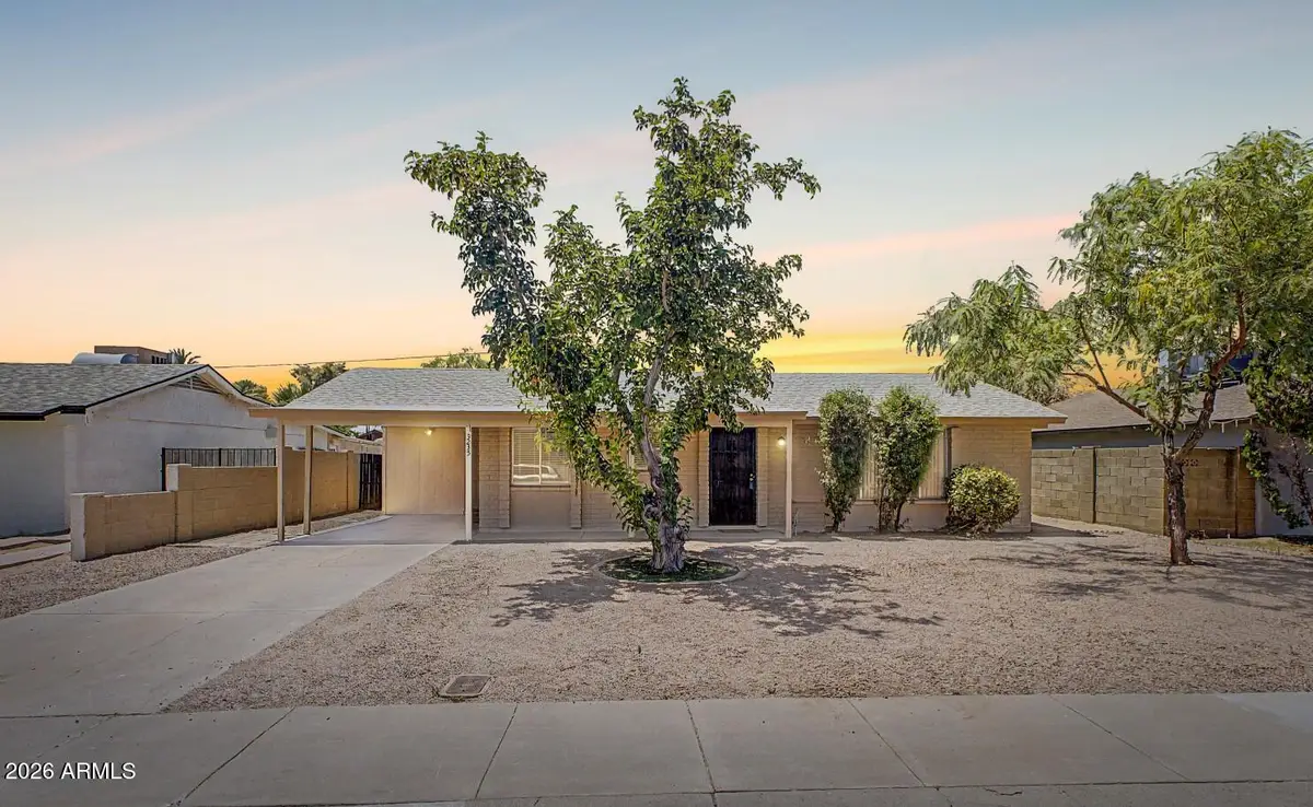 3235 W Country Gables Drive, Phoenix, AZ 85053 - #1