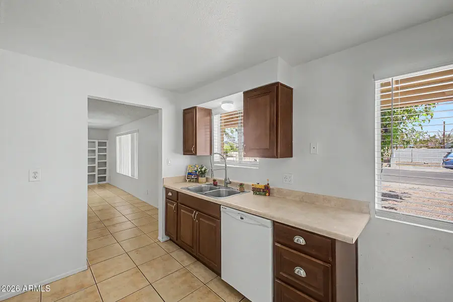 3235 W Country Gables Drive, Phoenix, AZ 85053 - #3