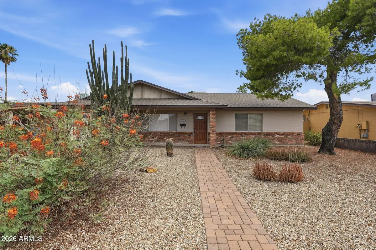 2302 E Waltann Lane, Phoenix, AZ 85022 - #1