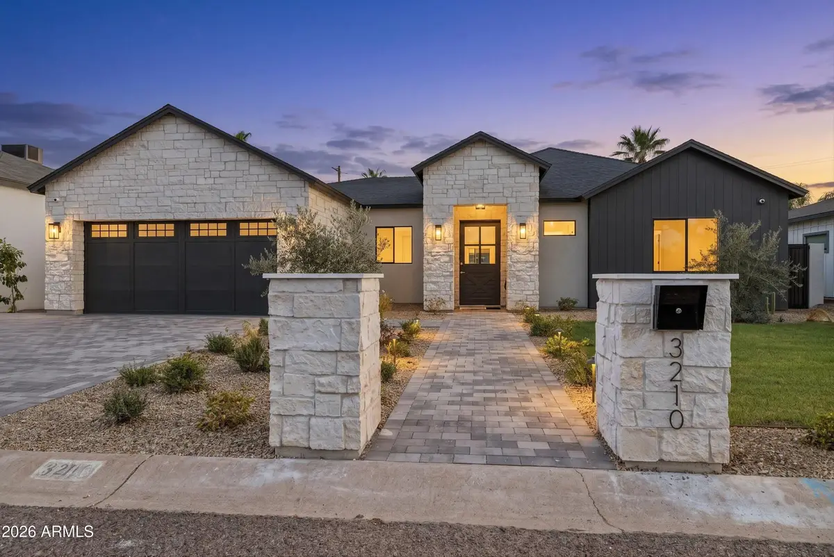 3210 E Oregon Avenue, Phoenix, AZ 85018 - #1