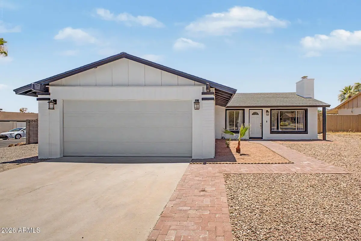 2577 E Sweetwater Avenue, Phoenix, AZ 85032 - #1