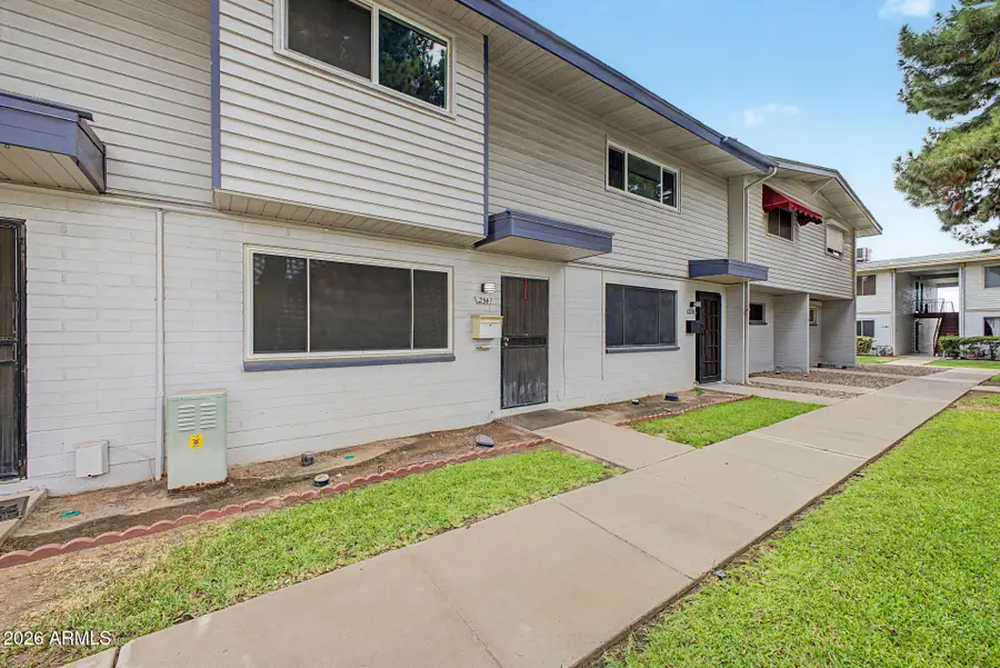 2541 W Rose Lane #A4, Phoenix, AZ 85017 - #3