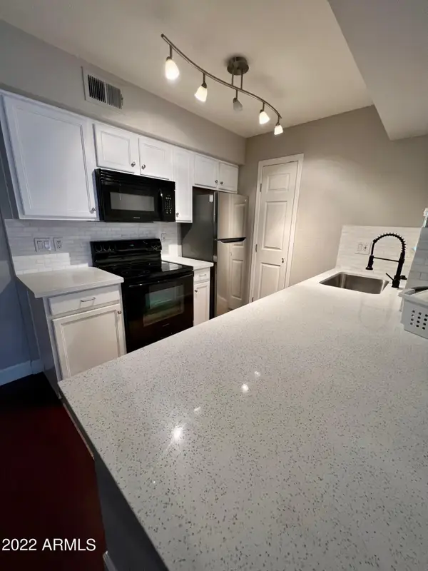 2625 E Indian School Road #101, Phoenix, AZ 85016