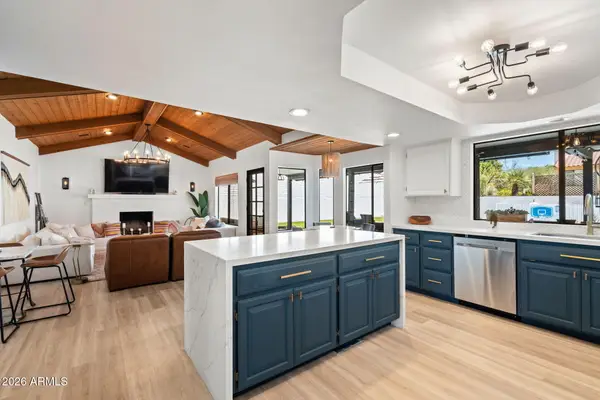 1015 E Country Gables Drive, Phoenix, AZ 85002