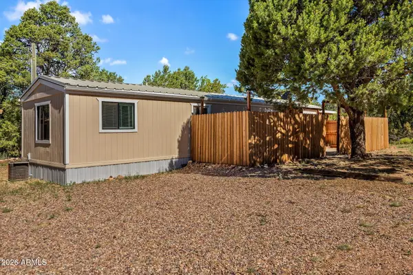 3466 Evergreen Drive, Overgaard, AZ 85933