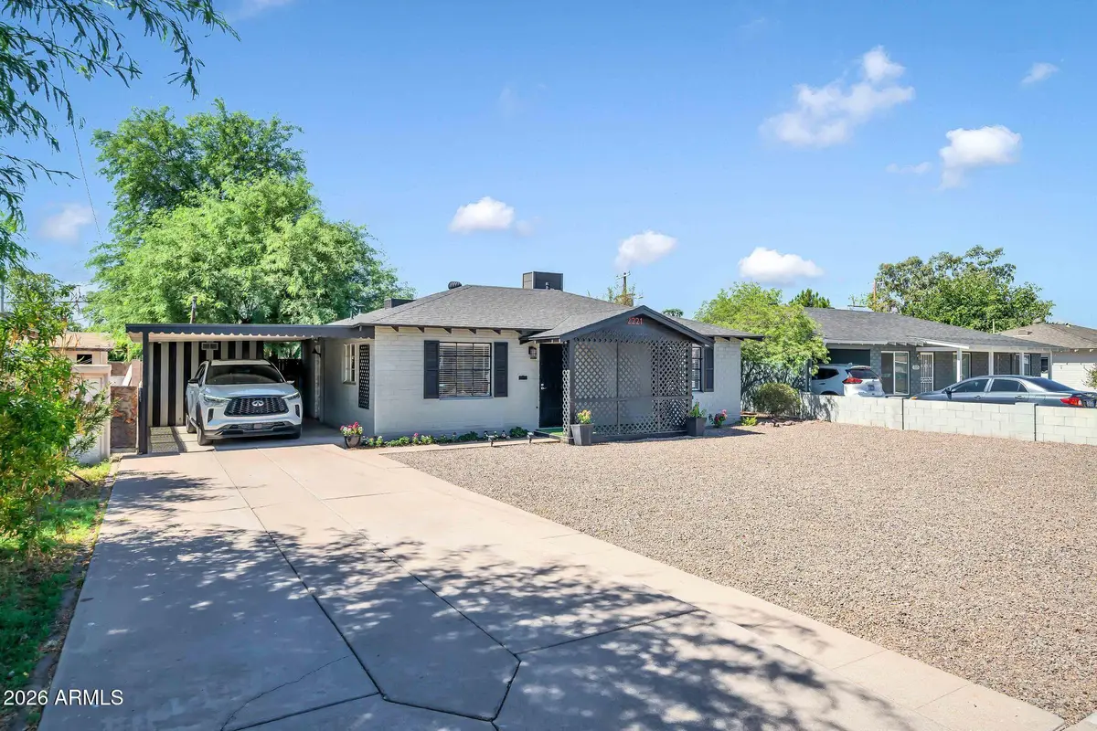 2221 W Clarendon Avenue W, Phoenix, AZ 85015 - #1