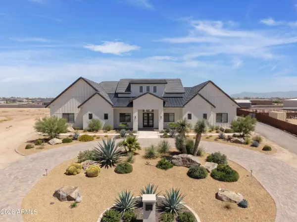 774 W Silverdale Road, San Tan Valley, AZ 85143