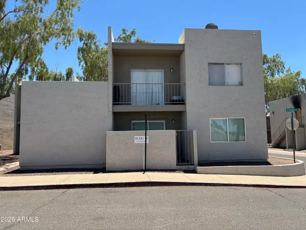 2833 E Paradise Lane, Phoenix, AZ 85032