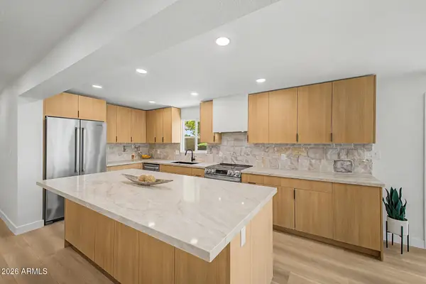 3440 E Sunnyside Drive, Phoenix, AZ 85028