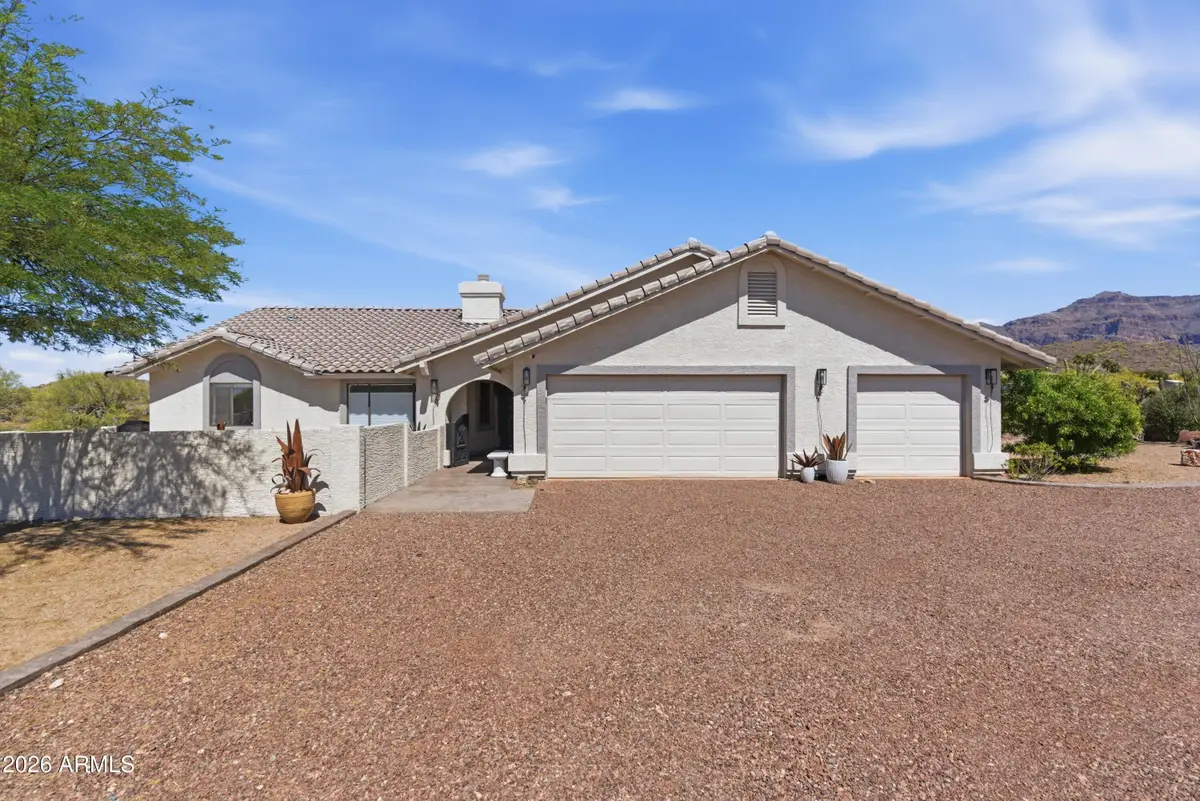 10712 E Hummingbird Lane, Gold Canyon, AZ 85118 - #1
