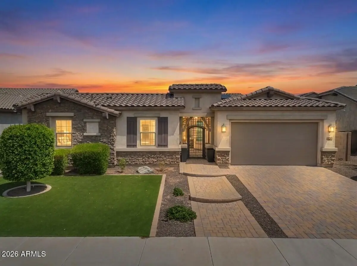 992 E Parkview Drive, Gilbert, AZ 85295 - #1