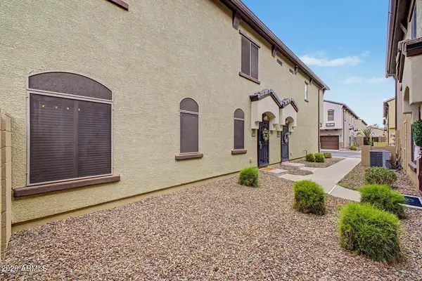 2725 E Mine Creek Road #1028, Phoenix, AZ 85024