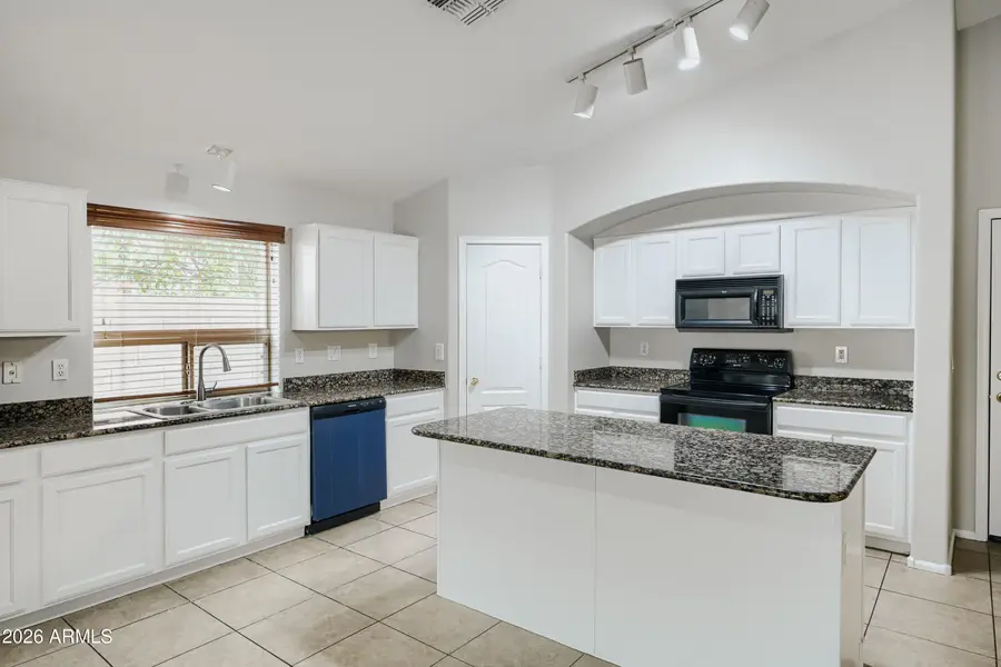 29101 N Mountain View Road, San Tan Valley, AZ 85143 - #3