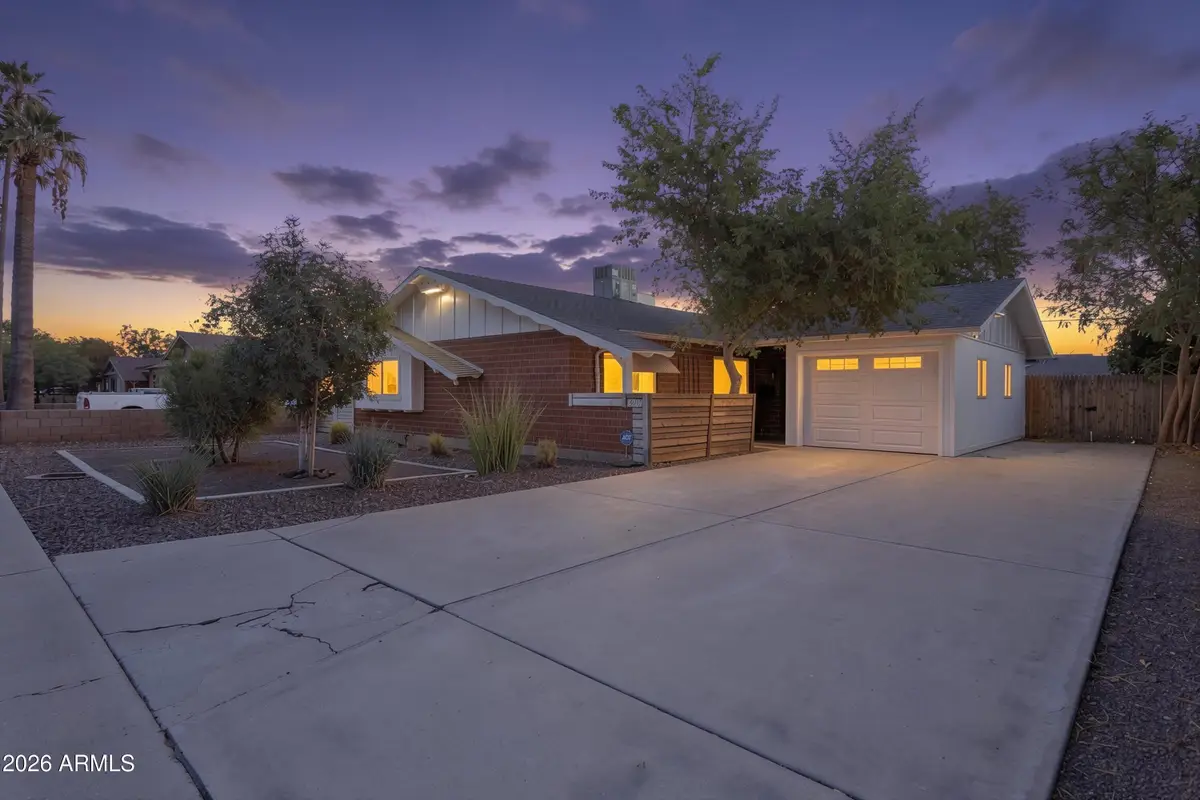4201 W Tuckey Lane, Phoenix, AZ 85019 - #1