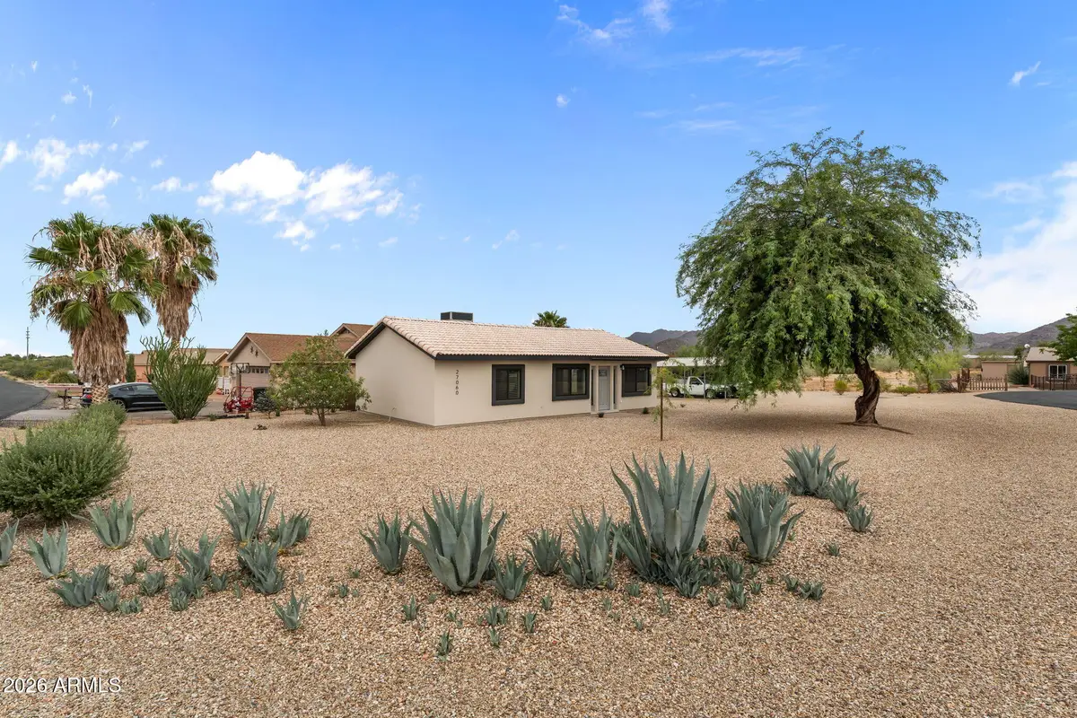 27060 S Bennett Way, Congress, AZ 85332 - #1