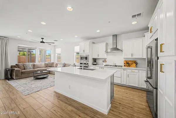 1876 S Huish Drive, Gilbert, AZ 85295