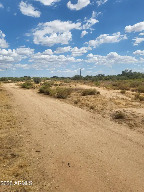 XXX Haystack Lane, Congress, AZ 85332