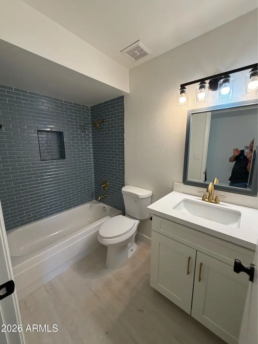 1252 W Kilarea Avenue, Mesa, AZ 85202 - #3