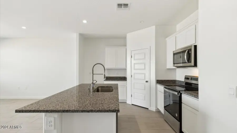 2921 W Sonrisa Avenue, Apache Junction, AZ 85120 - #3