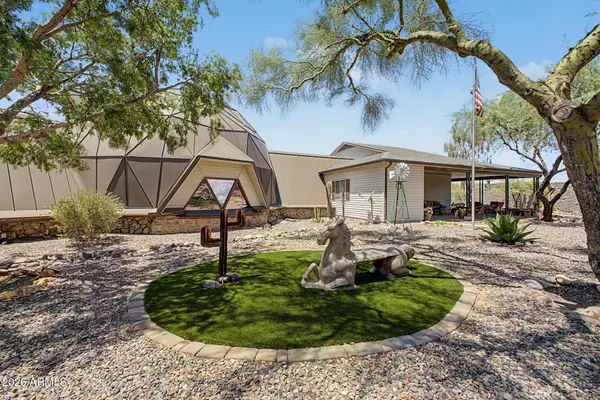49631 N 27th Avenue, New River, AZ 85087