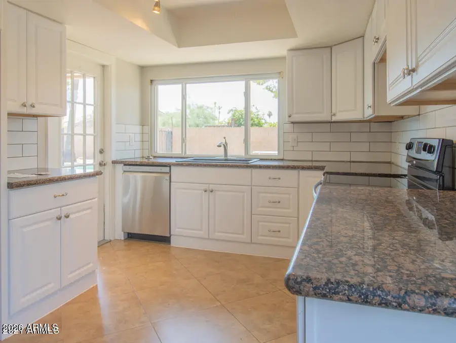 3953 W Glenaire Drive, Phoenix, AZ 85053 - #3