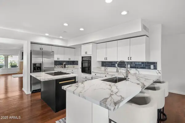 8649 N Willowrain Court, Scottsdale, AZ 85258