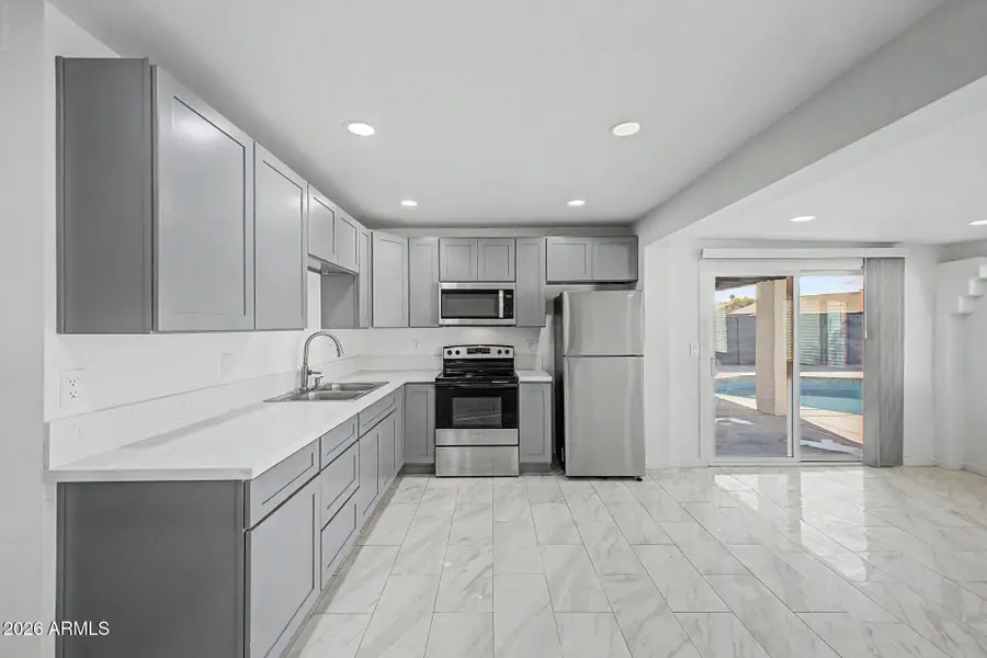 6340 W Avalon Drive, Phoenix, AZ 85033 - #2
