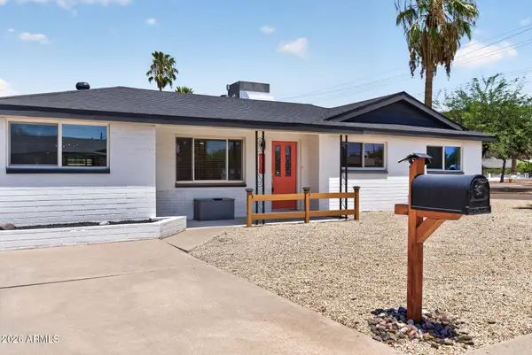 1142 E El Camimo Drive, Phoenix, AZ 85020