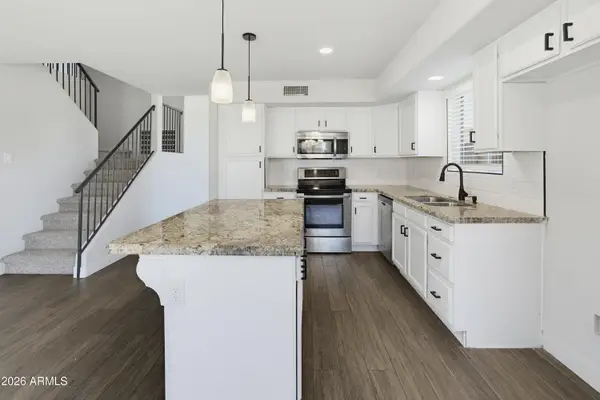8913 W Marconi Avenue, Peoria, AZ 85382