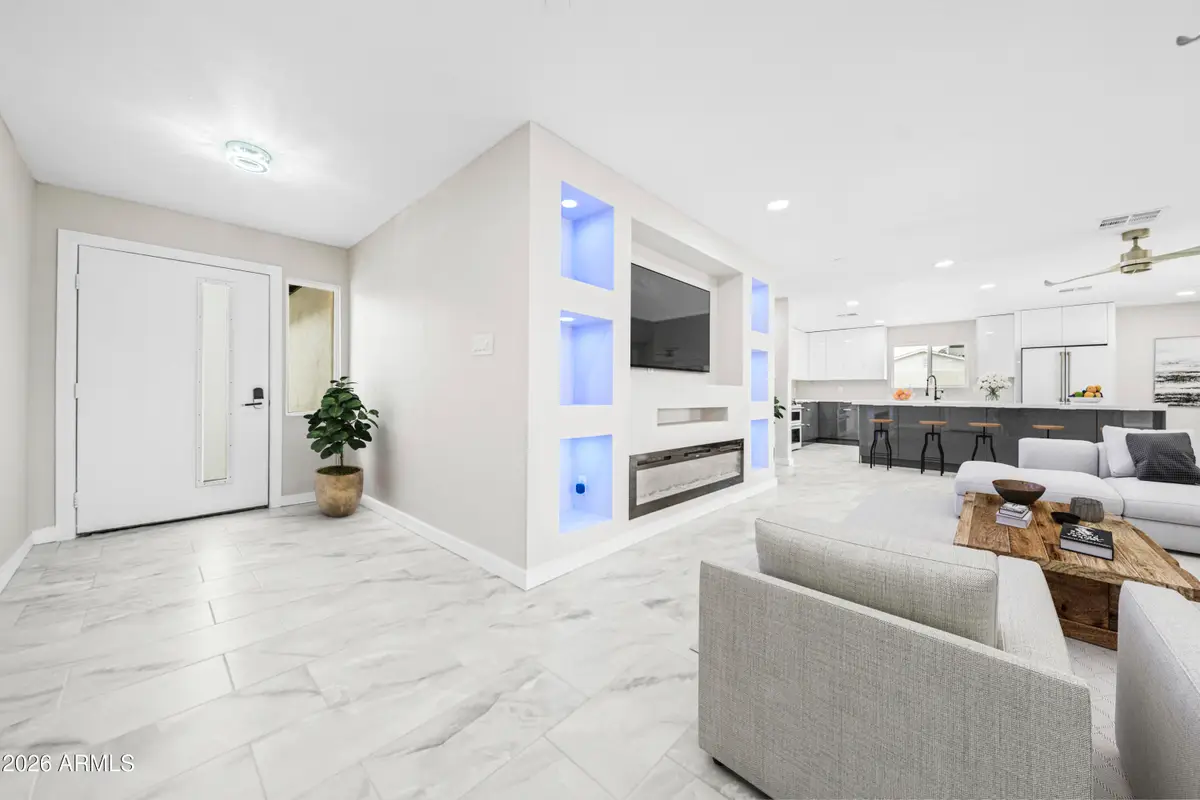 8202 E Whitton Avenue, Scottsdale, AZ 85251 - #1