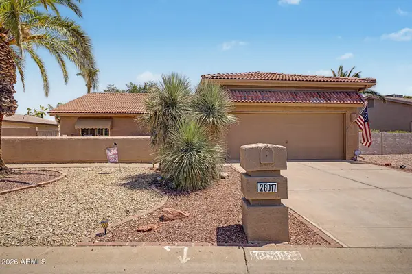 26017 S New Town Drive, Sun Lakes, AZ 85248